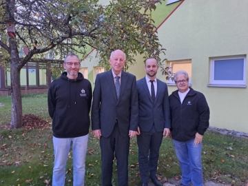 V.li.n.re.: Thomas Zintl, Einrichtungsleiter Don Bosco Regensburg, Erbrechtsexperten Dr. Bernd Kalsbach und Johannes Kalsbach von der Kanzlei KALSBACH BUCHFINK SCHREINER sowie Pater Jörg Widmann, Direktor Don Bosco Regensburg.