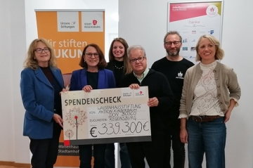 Die Waisenhausstiftung Stadtamhof und die Aktion Kinderbaum spendeten fast 340.000 Euro für den Bau von Appartements für benachteiligte junge Menschen